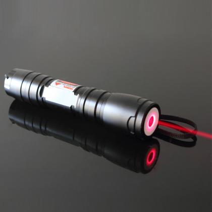 防水200mWレッドレーザー懐中電灯 赤色レーザーポインター アルミ製 焦点調整機能付き 点火可能 価格安い